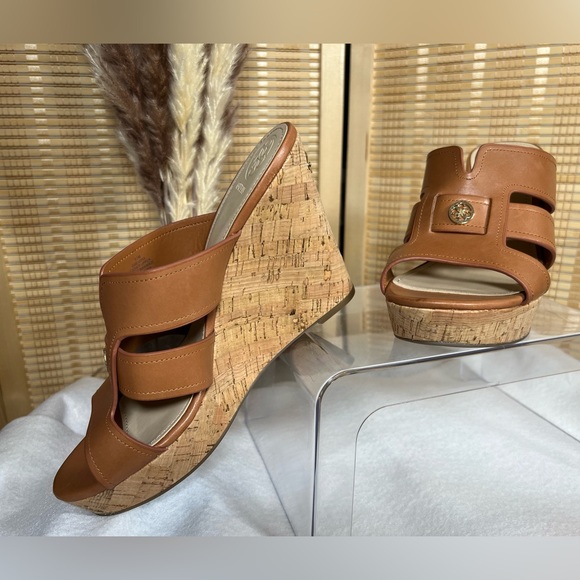 Guess “Eadra” Wedges, Size: 9.5 👡 - Picture 4 of 7
